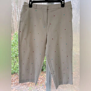 Briggs New York 16 Tan capris w/ multi embroidered color accents. Slant pockets.